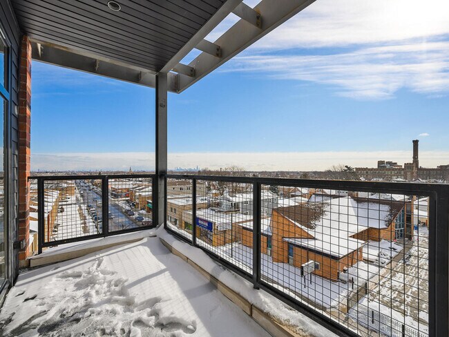 Building Photo - 6336 W Belmont Ave