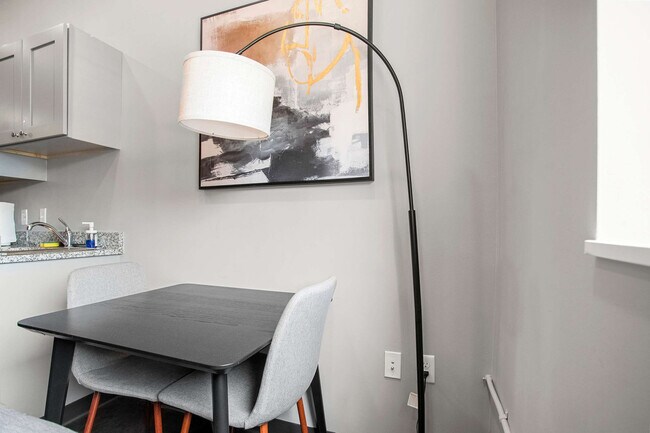 Building Photo - 800 Penn Ave