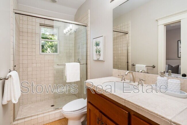 Building Photo - 775 Kirkcrest Rd