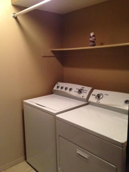 Building Photo - 3 Bedroom Condo in Sunset Mesa