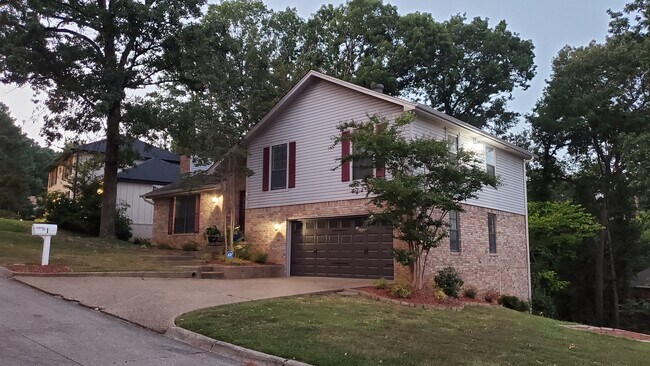 Building Photo - 1 Pine Way Ct