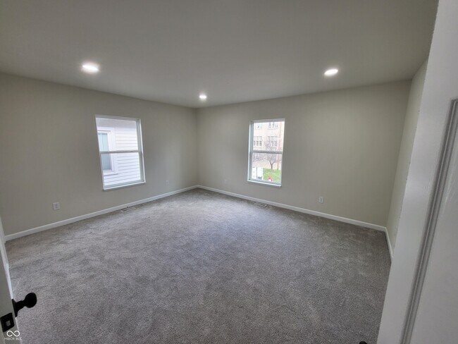 Building Photo - 2828 N Park Ave