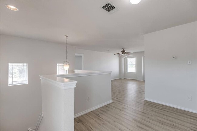 Building Photo - 3207 Barksdale Dr