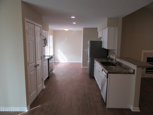 Building Photo - 7302 Rodgers Dr