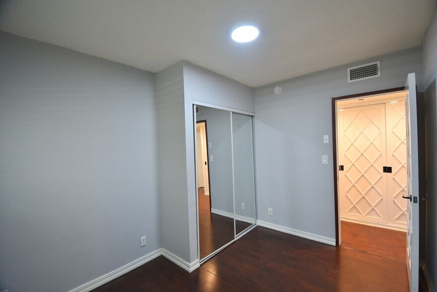 Building Photo - 11204 Peach Grove St