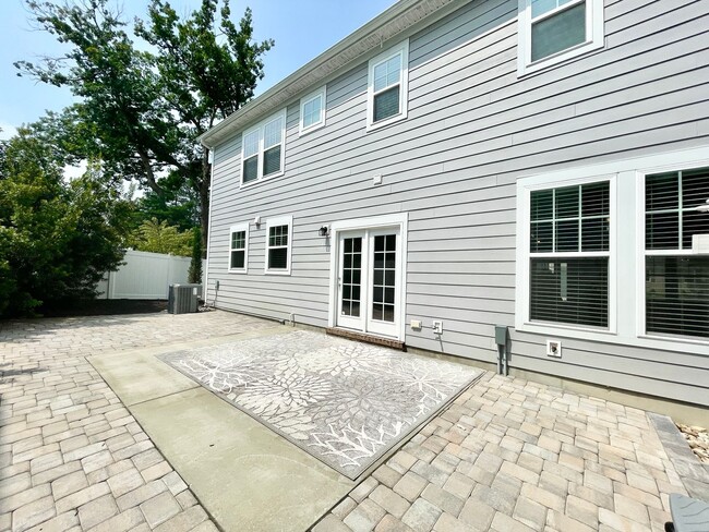 Building Photo - Custom-Built Home in Mill Dam Pointe! Marsh & Water Views! Minutes to Bay Beaches, Pet Friendly, ...