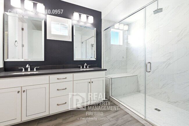 Building Photo - 2342 W Gloria Ln