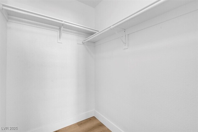 Building Photo - 75 E Agate Ave