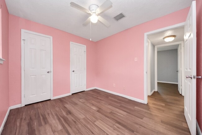 Building Photo - 7414 Battlewood Dr