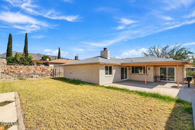 Building Photo - 6621 Mesa Grande Ave