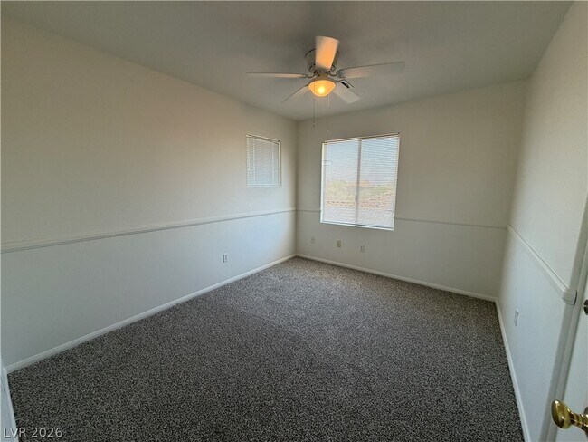 Building Photo - 2424 Predera Ave