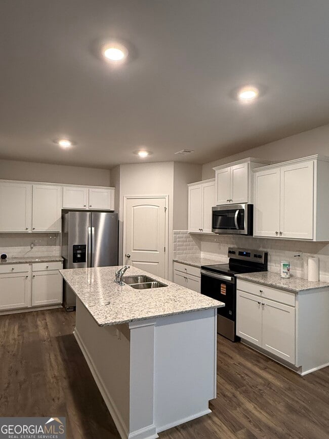 Building Photo - 30 Robinson Ridge