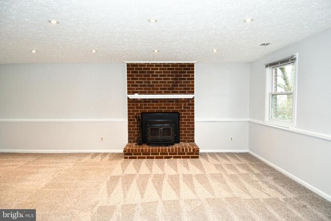 Building Photo - 8844 Mourning Dove Ct