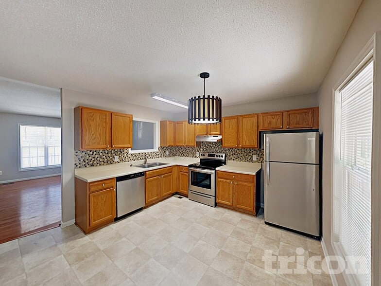 Building Photo - 1237 Woodbriar St