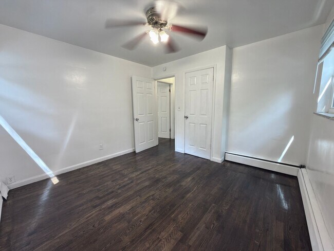 Building Photo - 5911 Cary Ave