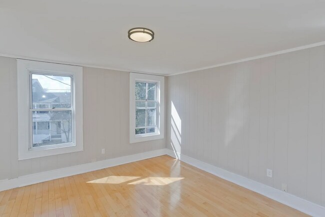 Building Photo - 13 Hampden St