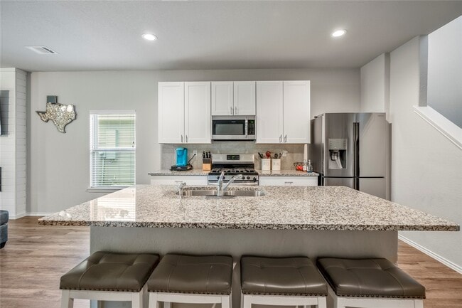 Building Photo - 210 Bellewood Mnr Dr