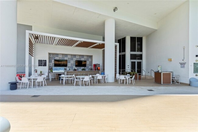 Building Photo - 16385 Biscayne Blvd