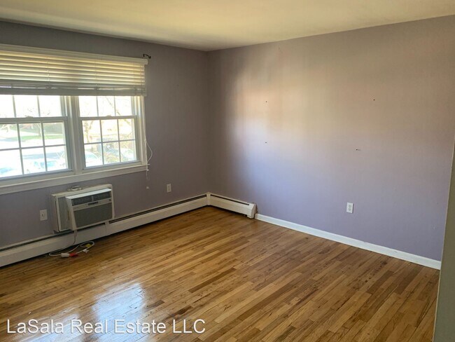 Building Photo - 1 br, 1 bath House - 8 Brickyard Rd Apt #25 D