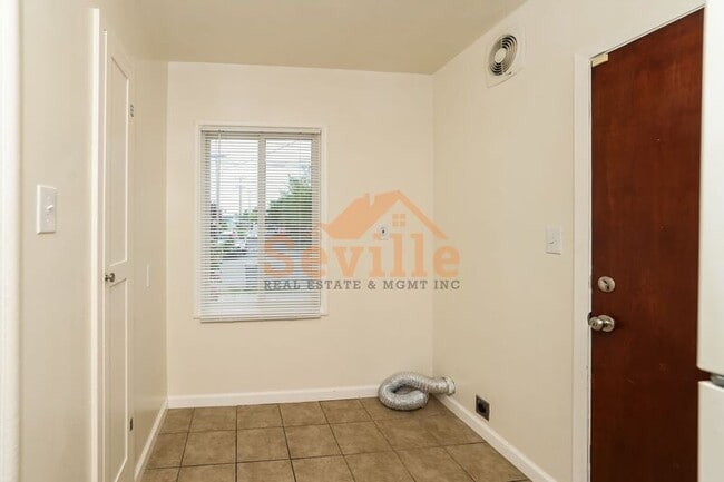 Building Photo - 1346 66th St