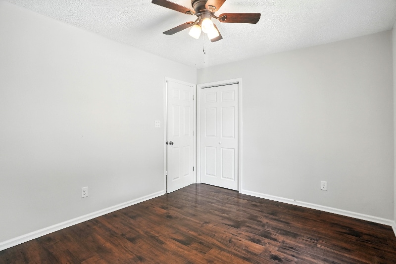 Building Photo - 1166 E Lois Ct