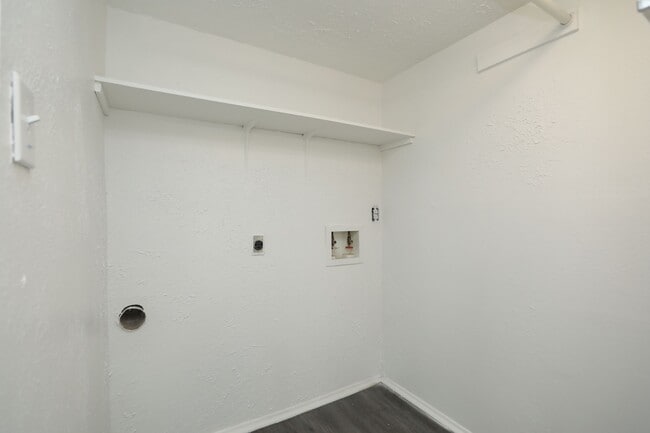 Building Photo - 17518 Bullis Gap Dr