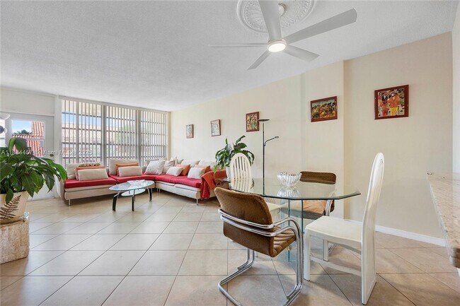 Building Photo - 3199 S Ocean Dr