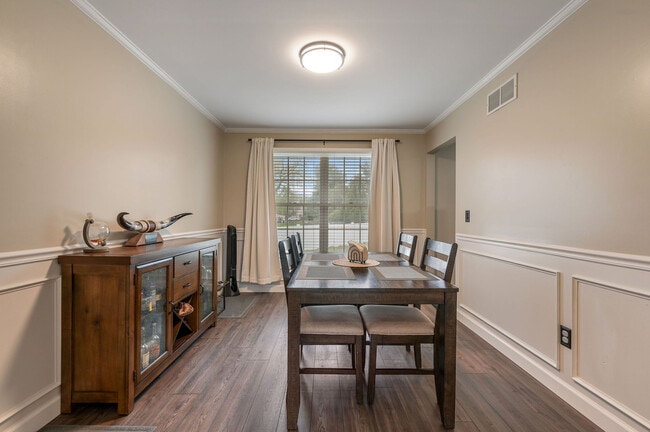 Building Photo - 200 Eagle Crest Dr