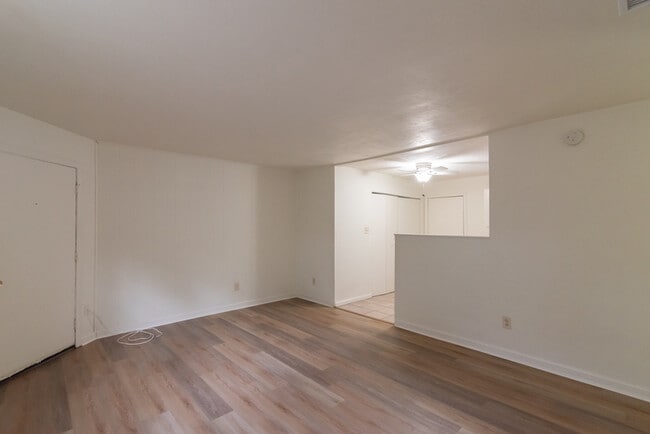 Building Photo - 3753 Maria Cir