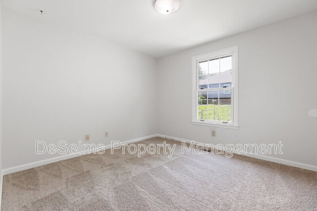 Building Photo - 3204 Blackwood Dr