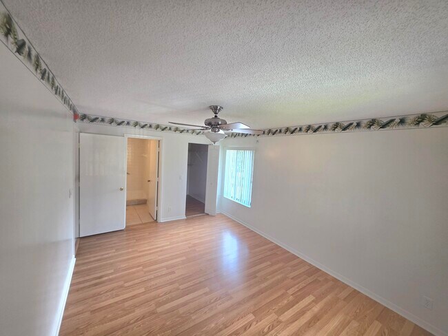Building Photo - 203 Foxtail Dr