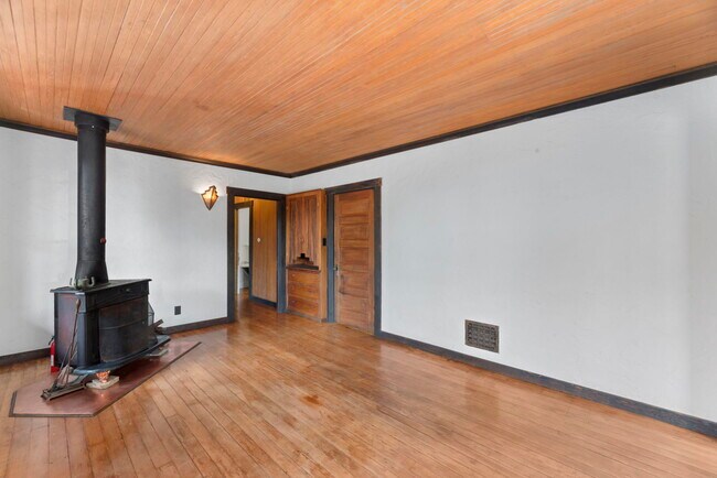 Building Photo - 1409 Avon Park Ter