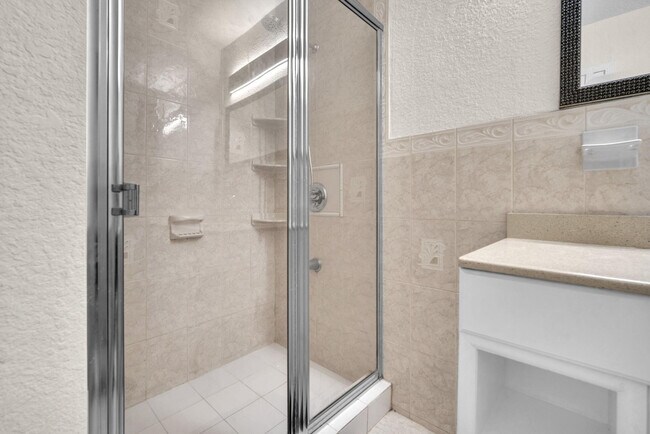 Building Photo - 4521 SW 34th Dr