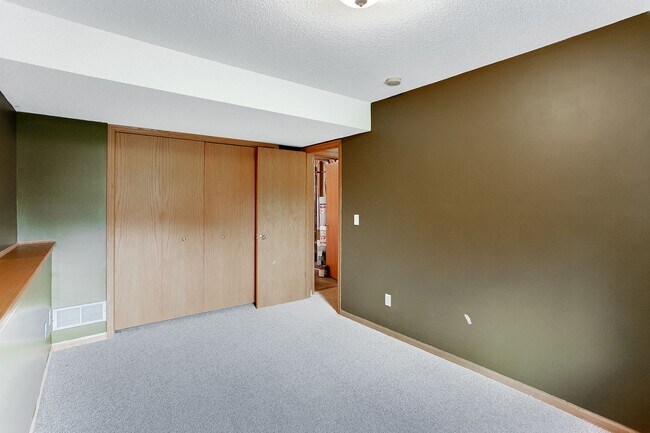 Building Photo - 5890 Crossandra St SE