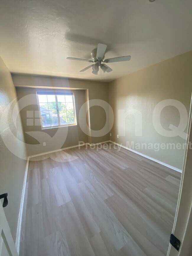 Building Photo - 877 W Shellfish Dr