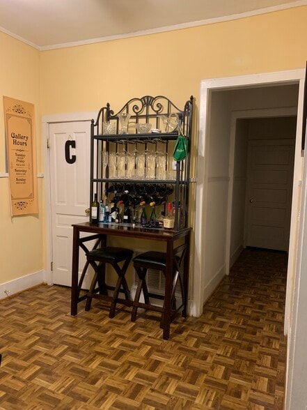 Building Photo - 197 Lake Dr