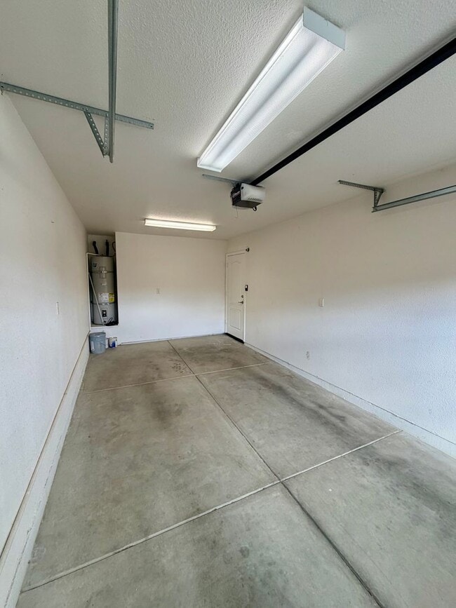 Building Photo - 147 Apple Ln