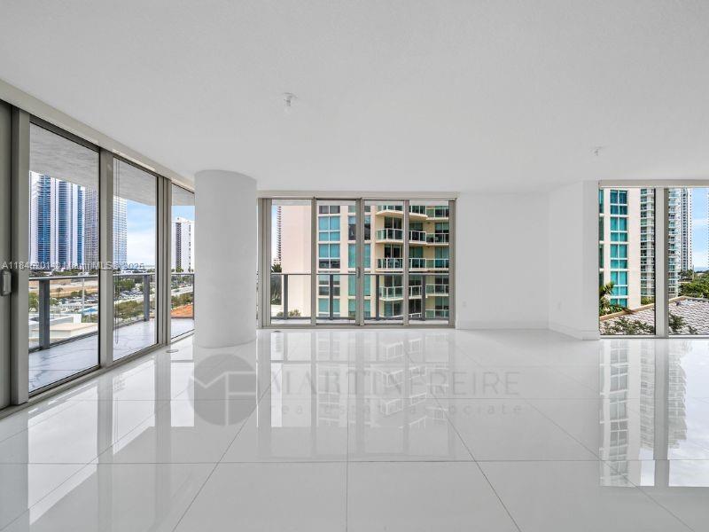 Building Photo - 300 Sunny Isles Blvd