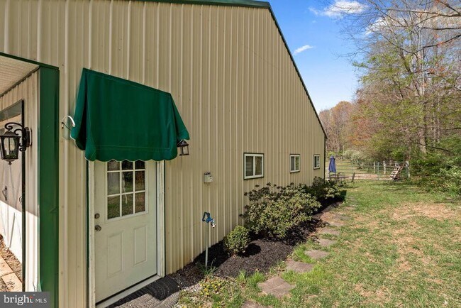 Building Photo - 10855 Bethesda Church Rd