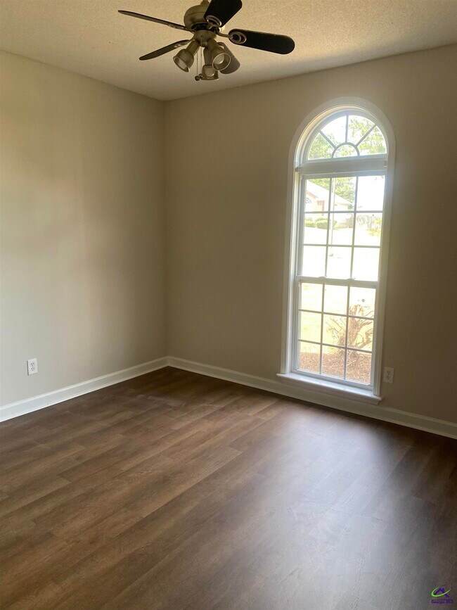 Building Photo - 131 Huntley Dr