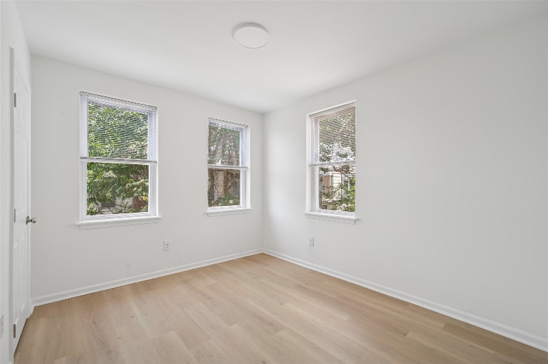 Building Photo - 230 N 61st St