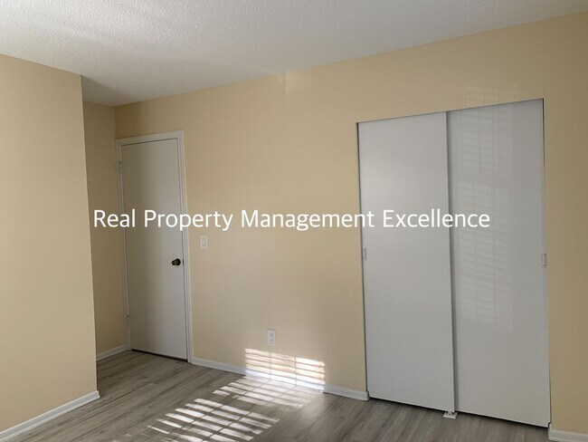 Building Photo - Renovated Raleigh Ranch, Convenient To 440...