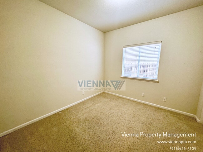 Building Photo - 1755 El Camino Verde Dr