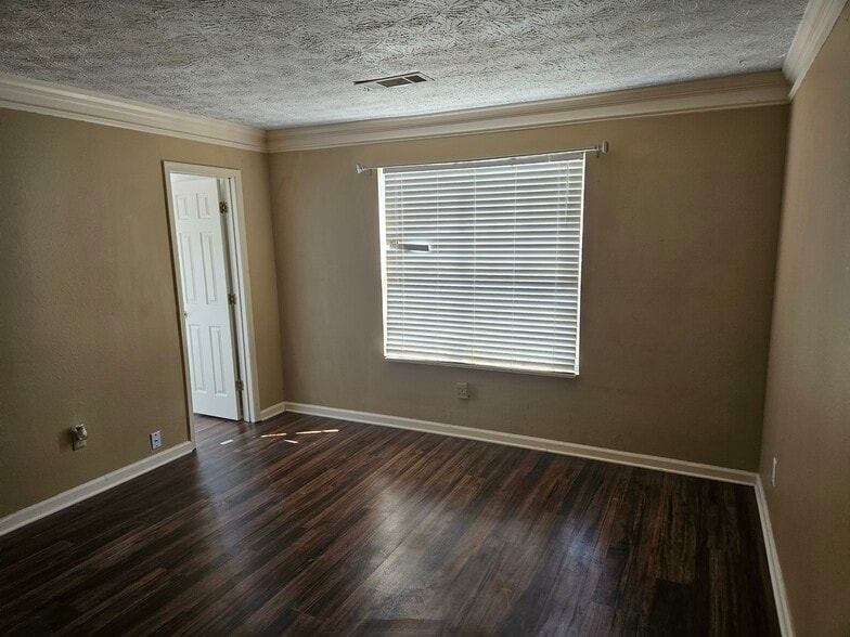 Building Photo - 3835 Conley Downs Dr