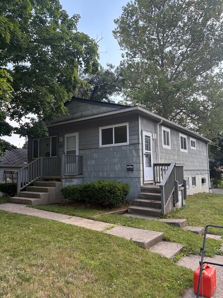 Primary Photo - 551 Lexington Ave
