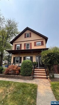 Building Photo - 266 Tenafly Rd