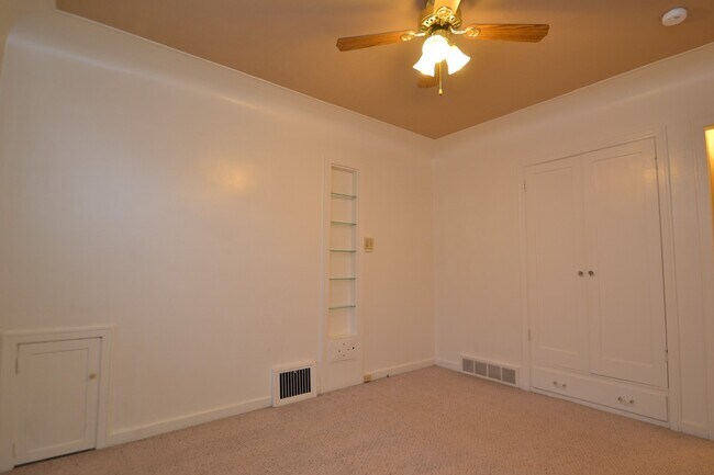 Building Photo - 1594 1/2 S 1100 E