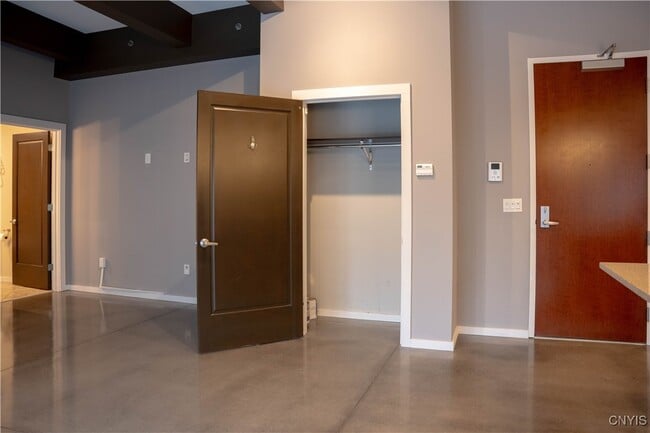 Building Photo - 211 W Jefferson St