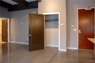 Building Photo - 211 W Jefferson St