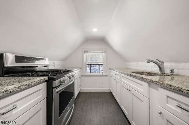 Building Photo - 4 Francis Pl